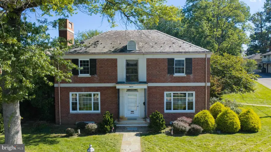 19 W King St, Ephrata, PA 17522 - #3