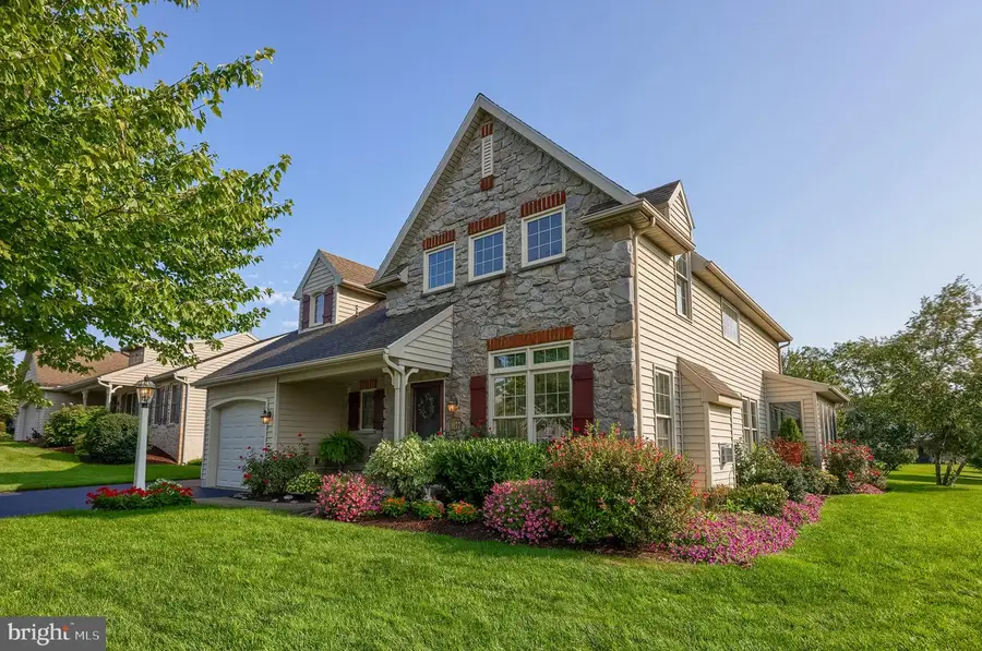 1077 Cambridge Dr, Manheim, PA 17545 - #2