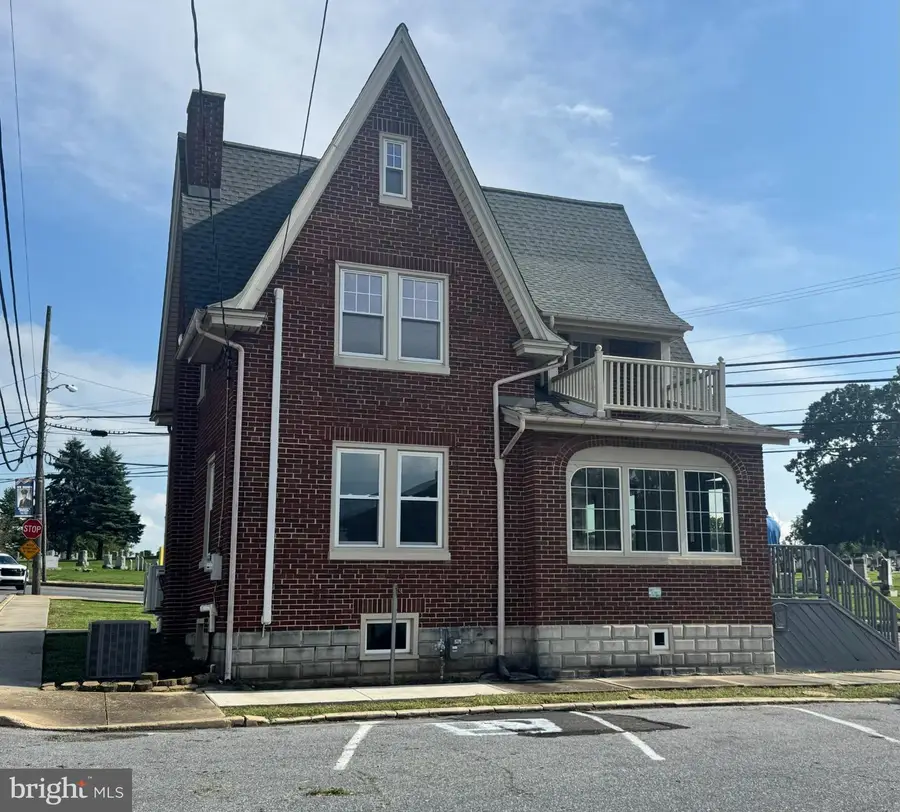 937 S Market St, Elizabethtown, PA 17022 - #3