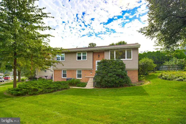 104 Oxford Dr, LITITZ, PA 17543