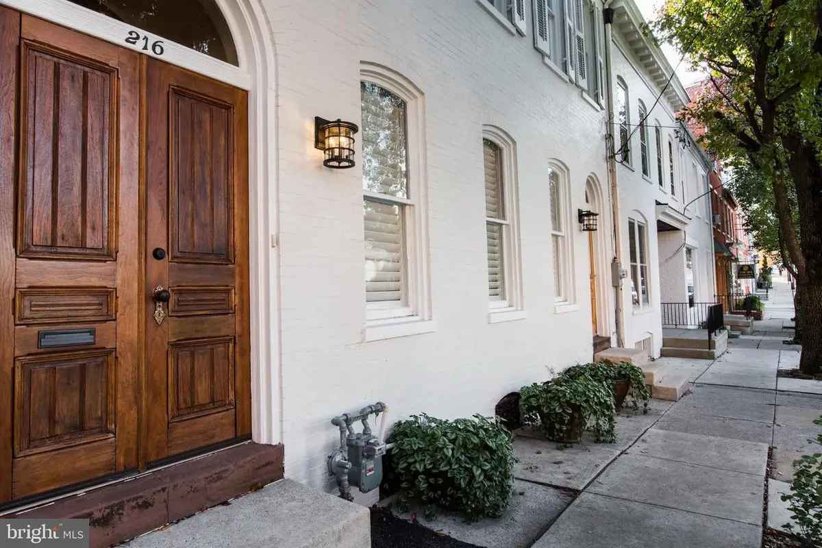 216 W Chestnut St, Lancaster, PA 17603 - #1