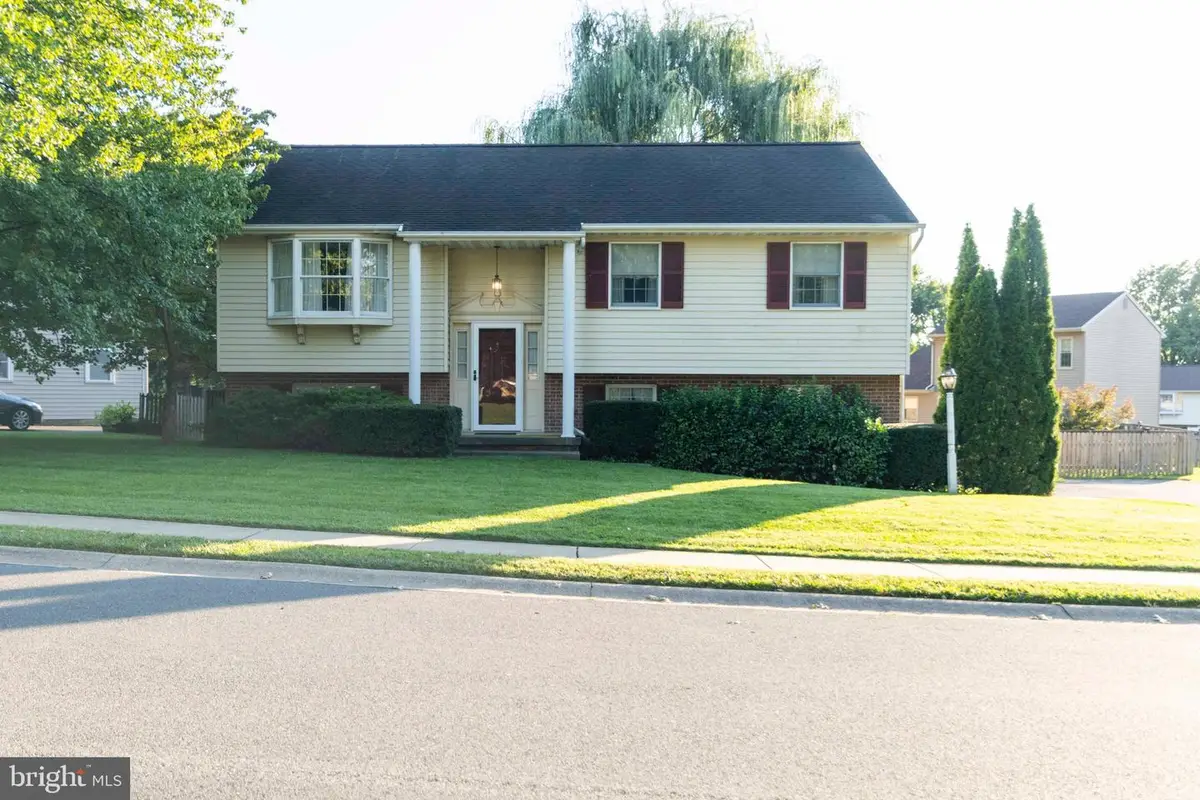638 Regent Dr, Lancaster, PA 17601 - #1
