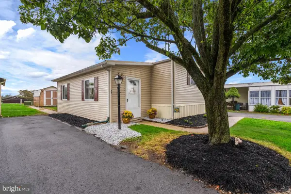 44 Ridgewood Mnr, MANHEIM, PA 17545