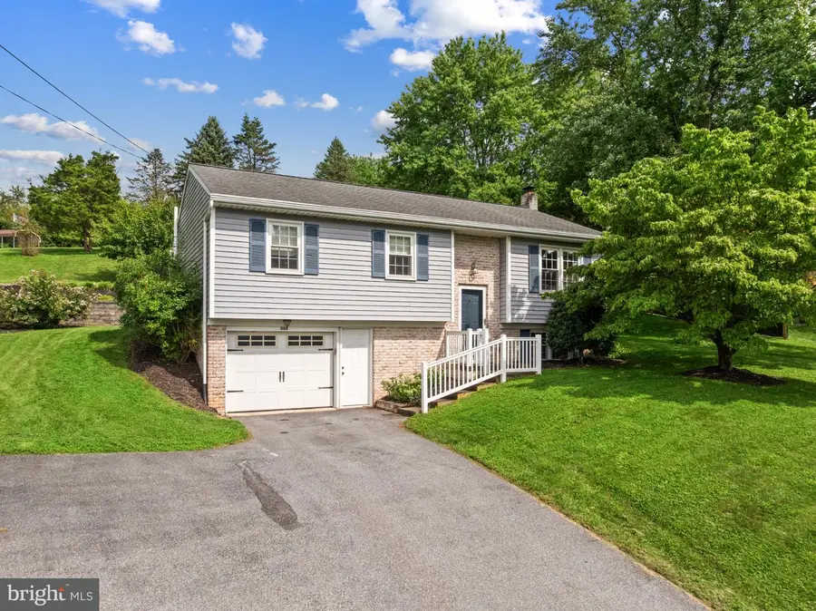 999 White Oak Rd, Manheim, PA 17545 - #2
