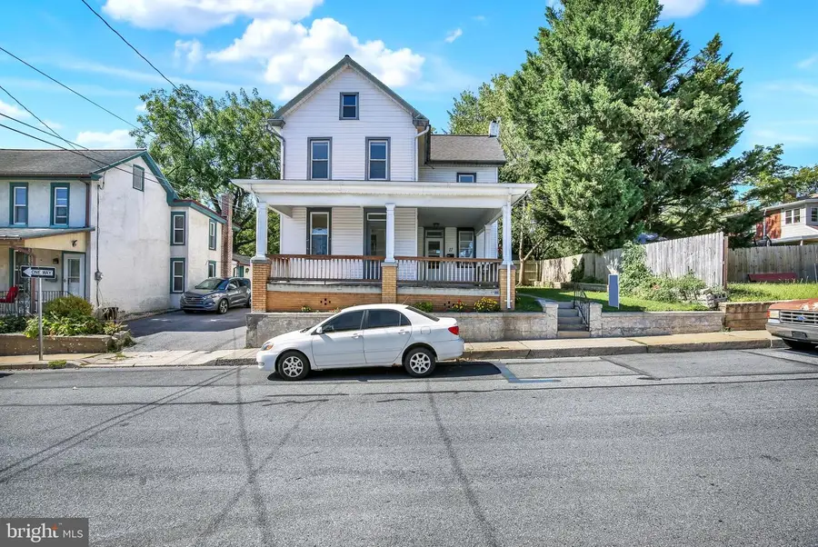 17 Oak St S, Ephrata, PA 17522 - #3