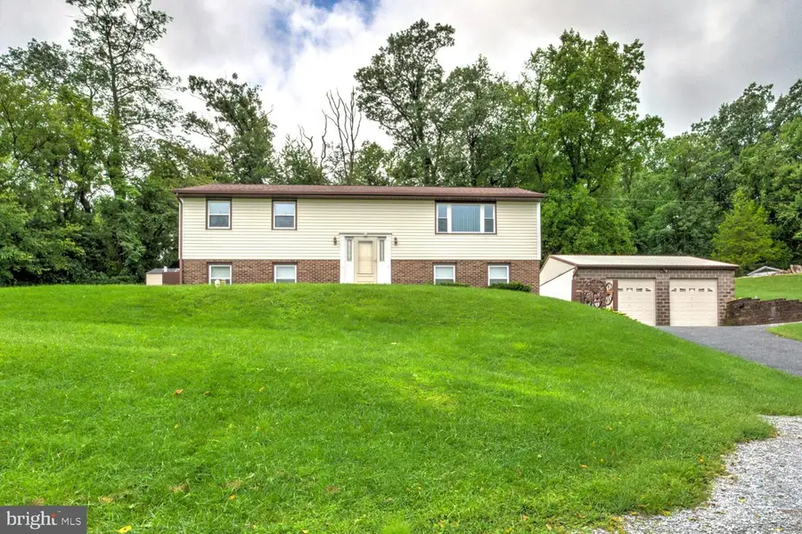 5356 Old Strasburg Rd, Kinzers, PA 17535 - #3