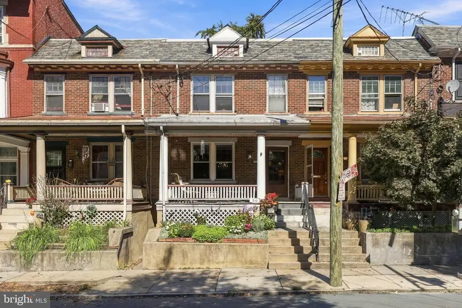 561 W Walnut St, Lancaster, PA 17603 - #2