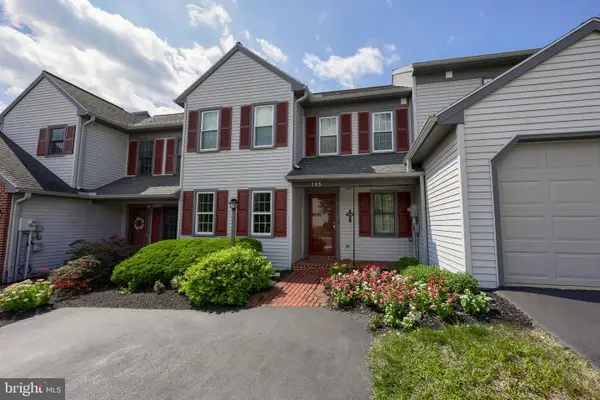 295 Mason Dr, EPHRATA, PA 17522
