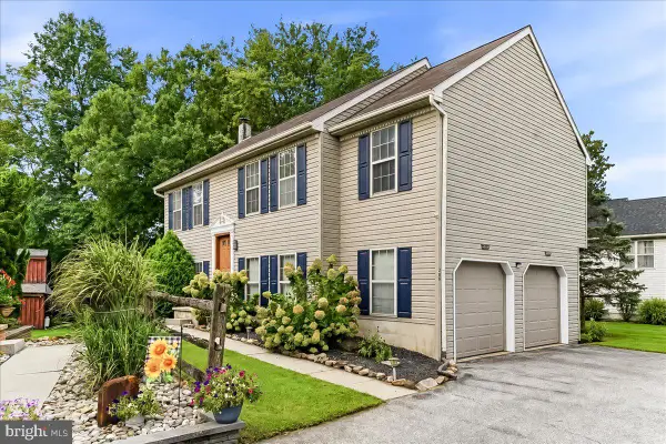 208 S Lime St, QUARRYVILLE, PA 17566