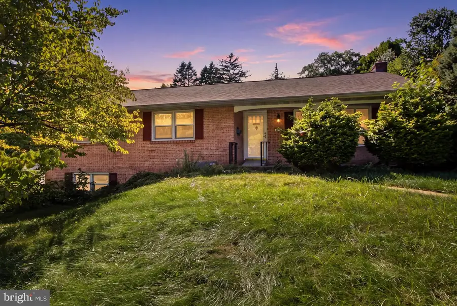 401 Penn View Dr, Millersville, PA 17551 - #2