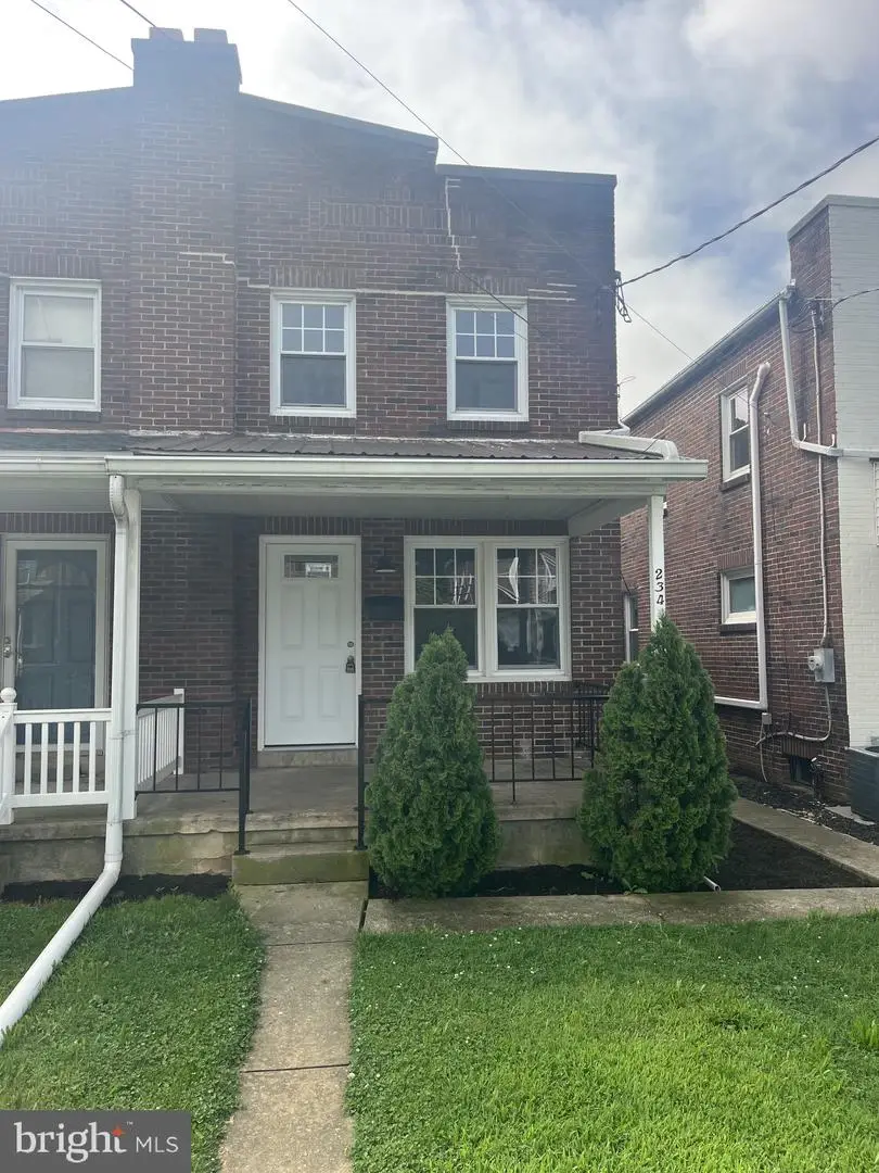 234 Locust St, New Holland, PA 17557 - #2