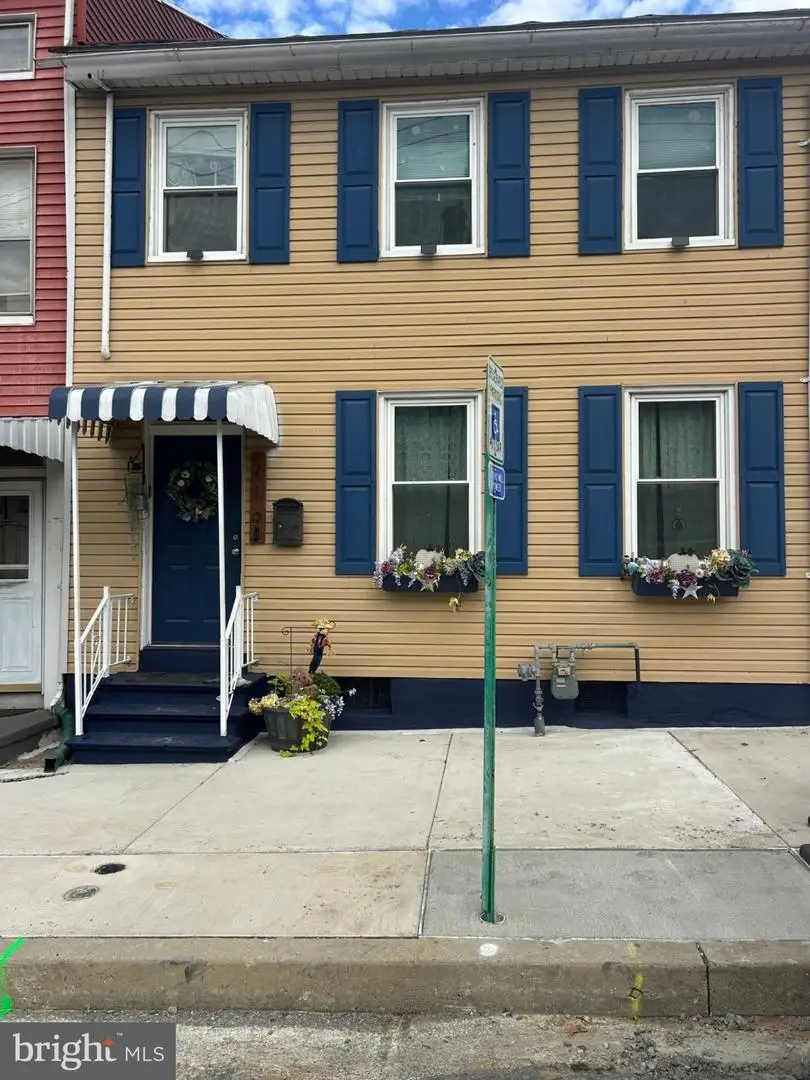 219 Walnut St, Columbia, PA 17512 - #1