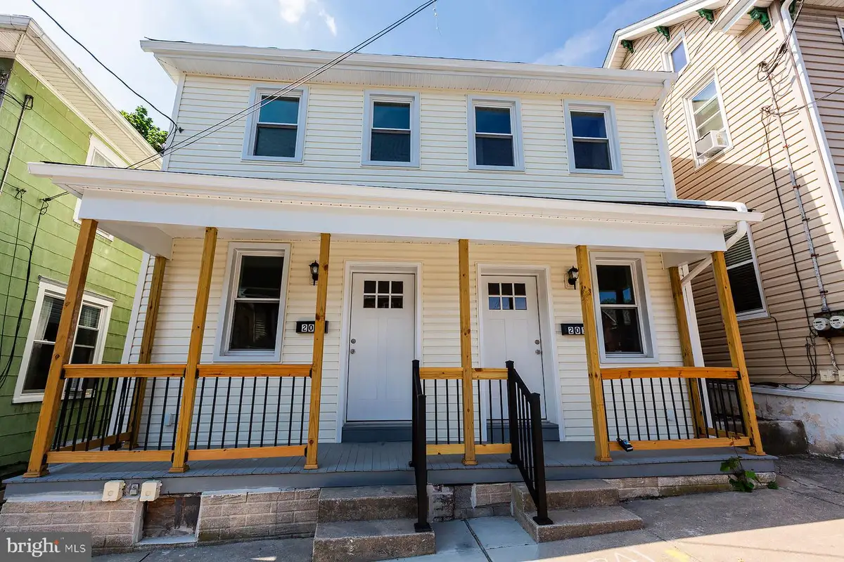 203 W High St, Elizabethtown, PA 17022 - #1