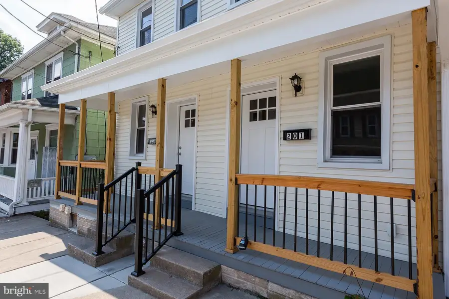 203 W High St, Elizabethtown, PA 17022 - #2