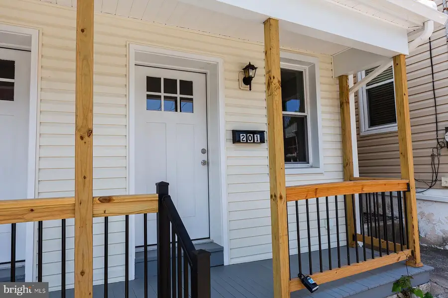 203 W High St, Elizabethtown, PA 17022 - #3