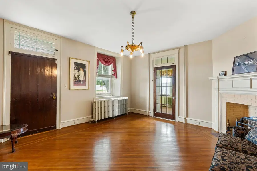 429 E Main St, Leola, PA 17540 - #3