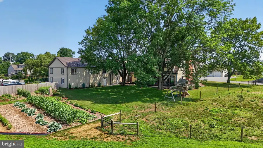 126 W Newport Rd, Lititz, PA 17543 - #3