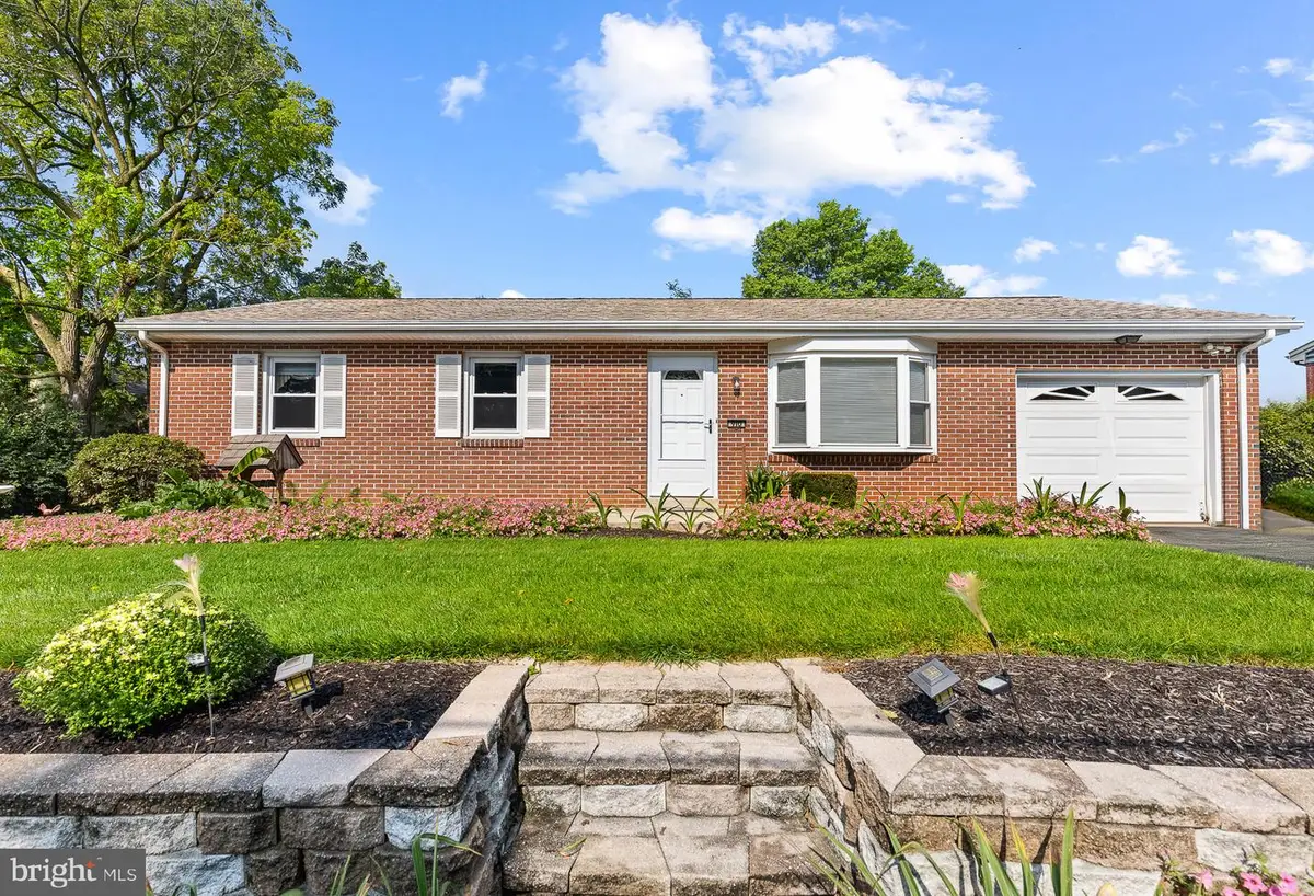 910 Pine Hill Rd, Lititz, PA 17543 - #1