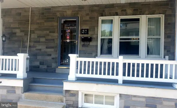 37 E Walnut St, EPHRATA, PA 17522