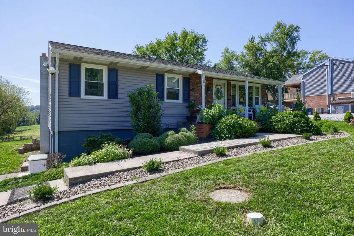 1977 Creek Rd, Manheim, PA 17545 - #1