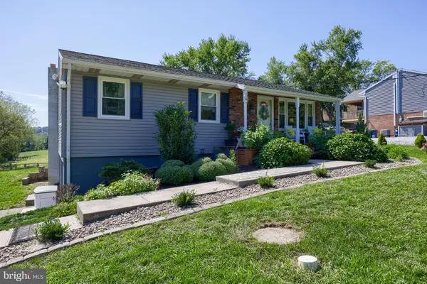 1977 Creek Rd, MANHEIM, PA 17545