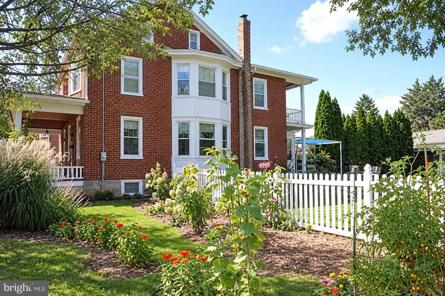 222 N 6th St, Denver, PA 17517 - #2
