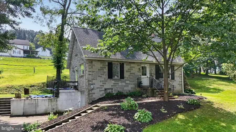 5124 Strasburg Rd, Kinzers, PA 17535 - #2