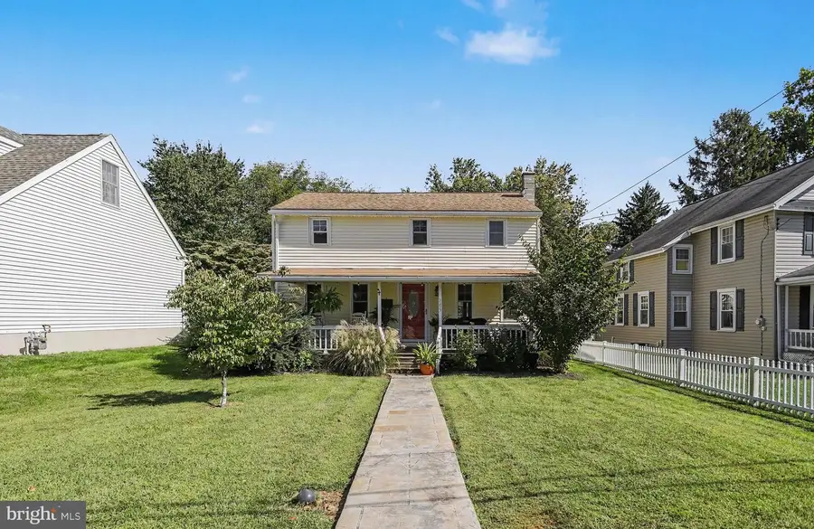 109 Leaman St, Lititz, PA 17543 - #2