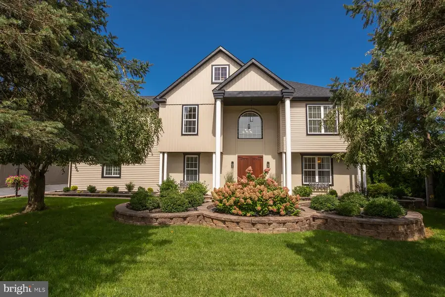 631-1/2 W Orange St, Lititz, PA 17543 - #3