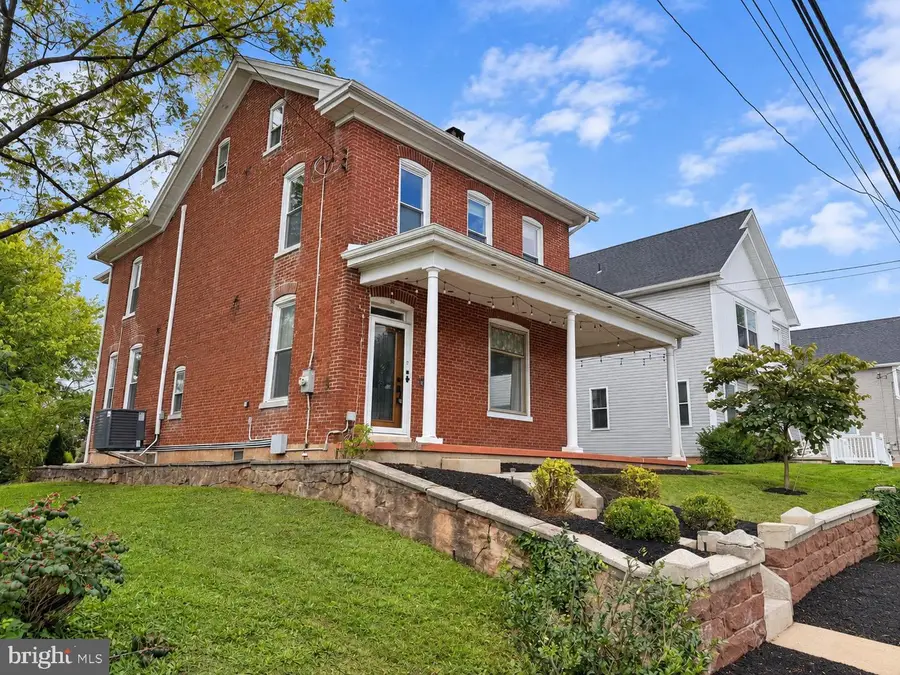 90 N Reamstown Rd, Stevens, PA 17578 - #2