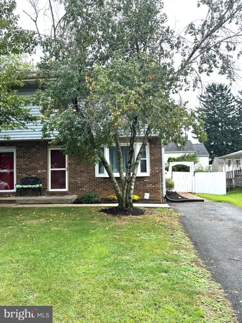 444 S Plum St, Mount Joy, PA 17552 - #2