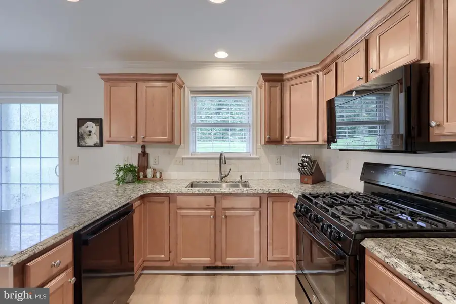 710 Keller Dr, Lititz, PA 17543 - #3