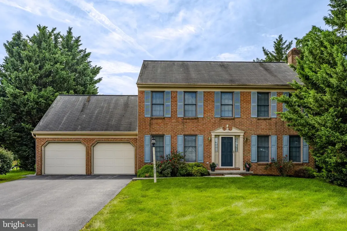 504 Spring Hollow Dr, New Holland, PA 17557 - #1