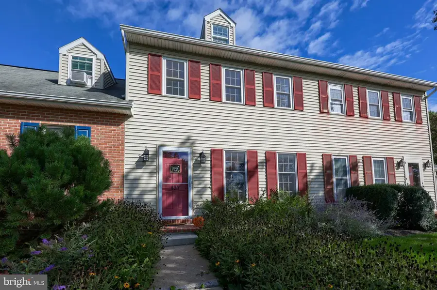 437 Deerfield Dr, Mount Joy, PA 17552 - #2