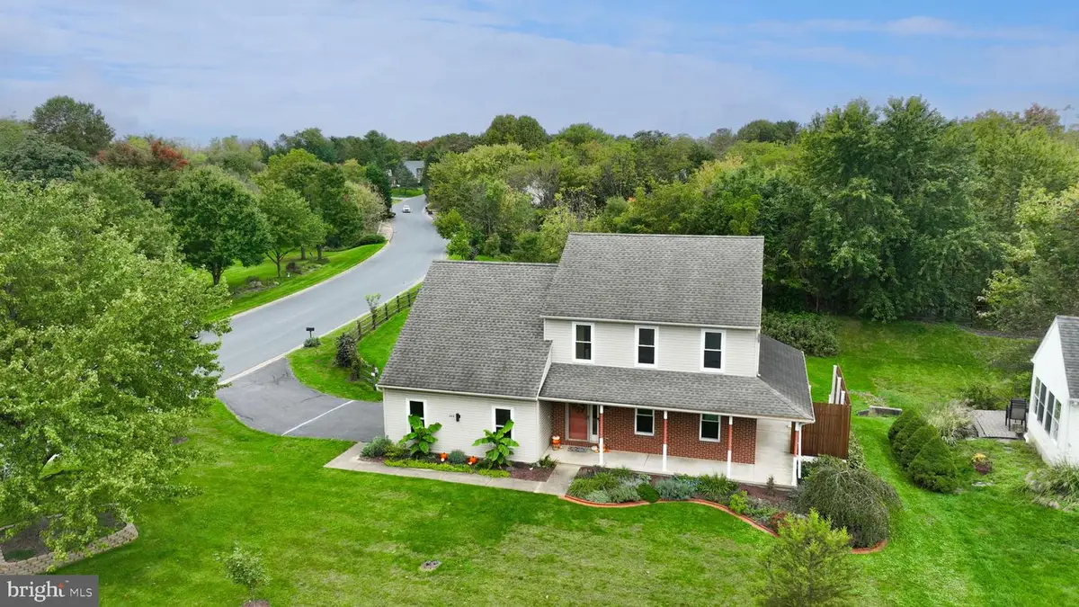 243 Kingsbridge Dr, Lititz, PA 17543 - #1