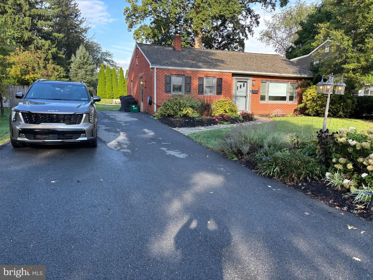1882 Manor Ridge Dr, Lancaster, PA 17603 - #1