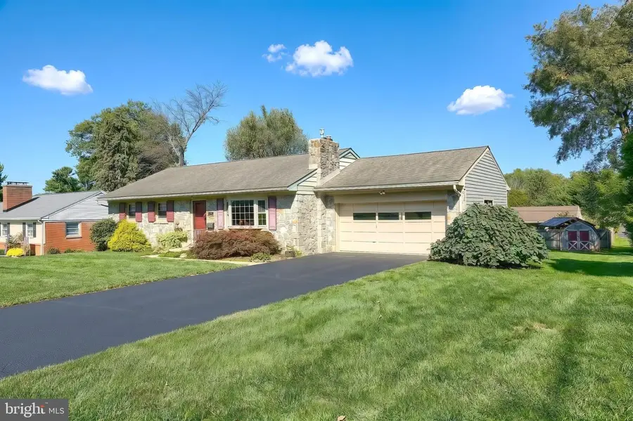 303 Rolling Ter, Leola, PA 17540 - #3