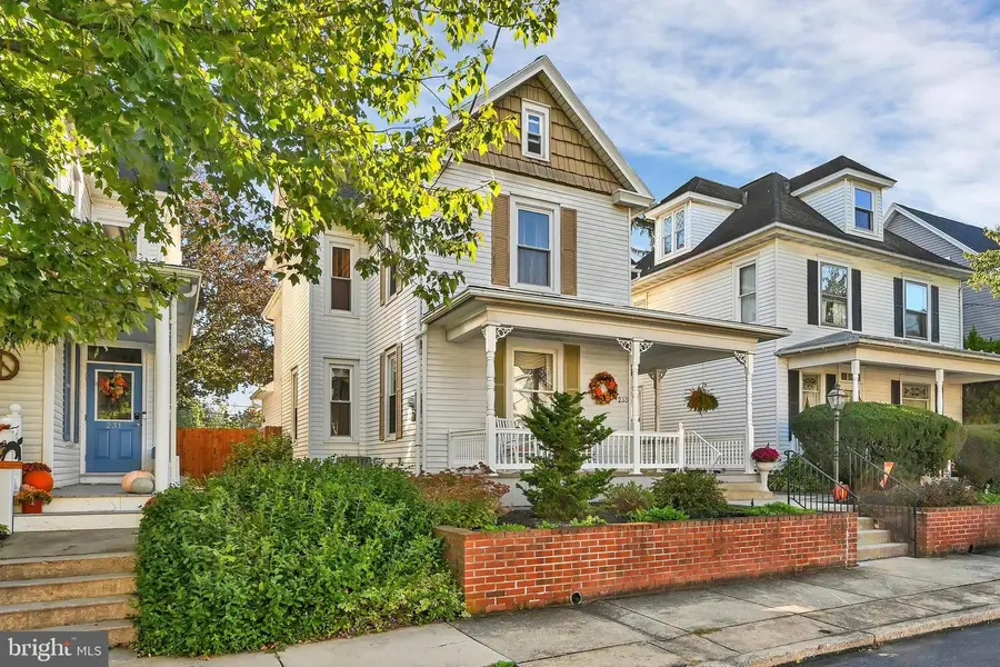 233 S Spruce St, Lititz, PA 17543 - #3