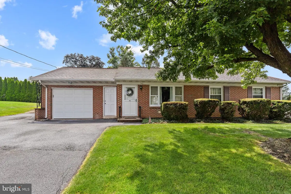 14 S Farmersville Rd, Leola, PA 17540 - #1
