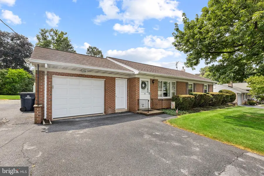 14 S Farmersville Rd, Leola, PA 17540 - #3