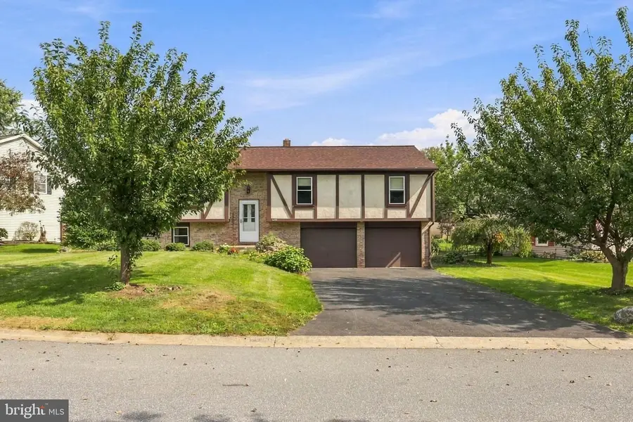 6055 Geneva Dr, East Petersburg, PA 17520 - #3