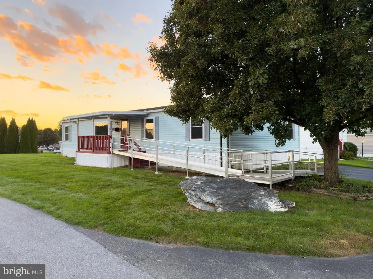 201 Silver Wind Ct N, Lancaster, PA 17603 - #1
