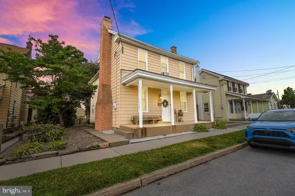 129 S Market Ave, MOUNT JOY, PA 17552
