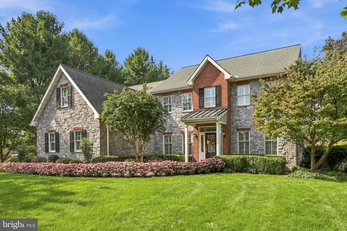 373 N Farm Dr, Lititz, PA 17543 - #1