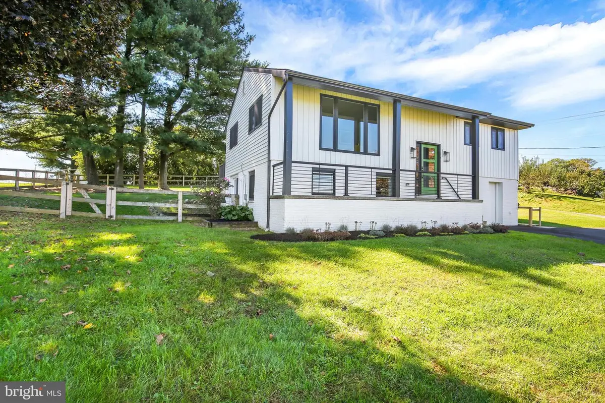 722 Water Edge Rd, Lititz, PA 17543 - #1