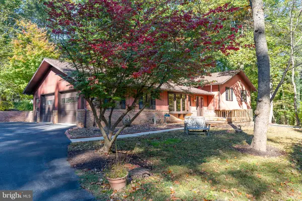 1313 Deer Ln, LANCASTER, PA 17601