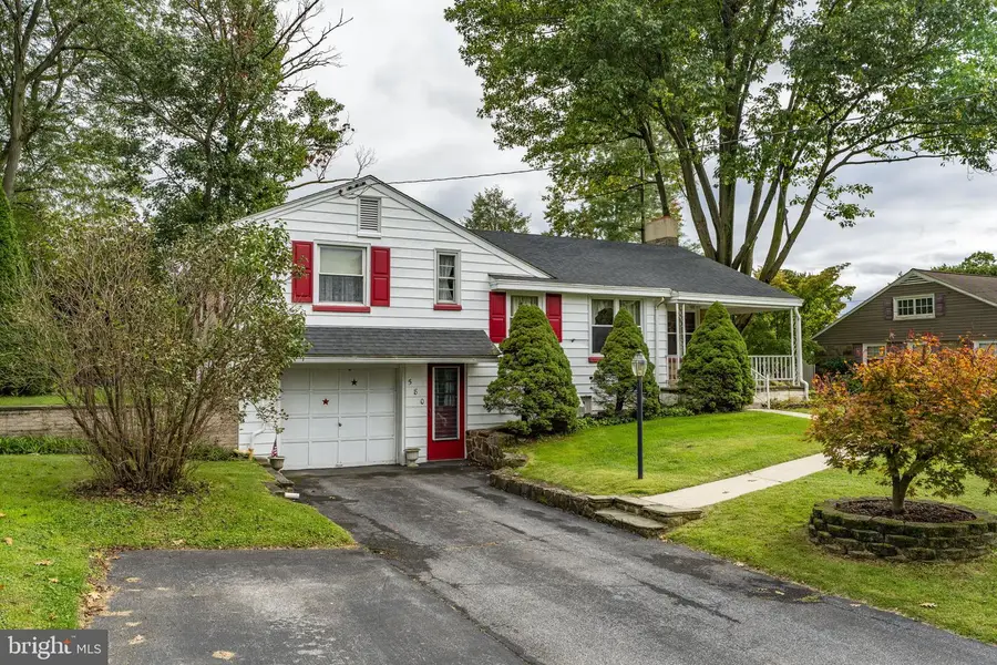 580 E Jackson St, New Holland, PA 17557 - #3