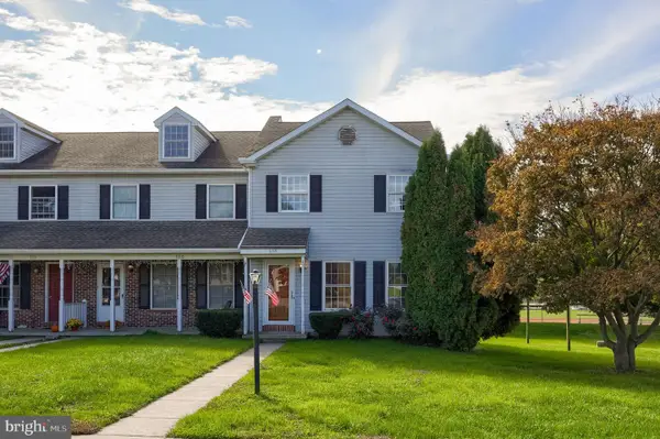 1118 Hampden Dr, STRASBURG, PA 17579