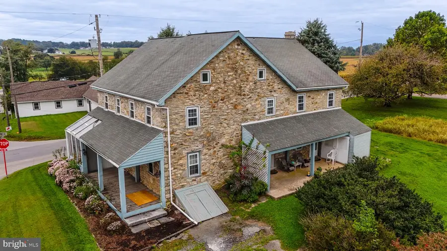 5000 White Oak Rd, Paradise, PA 17562 - #2