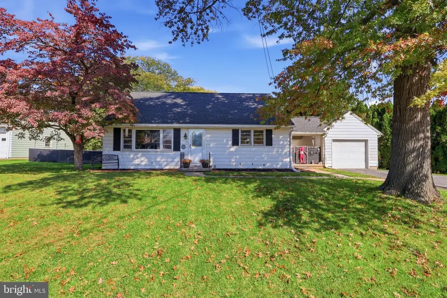 129 E Harrisburg Ave, Elizabethtown, PA 17022 - #2
